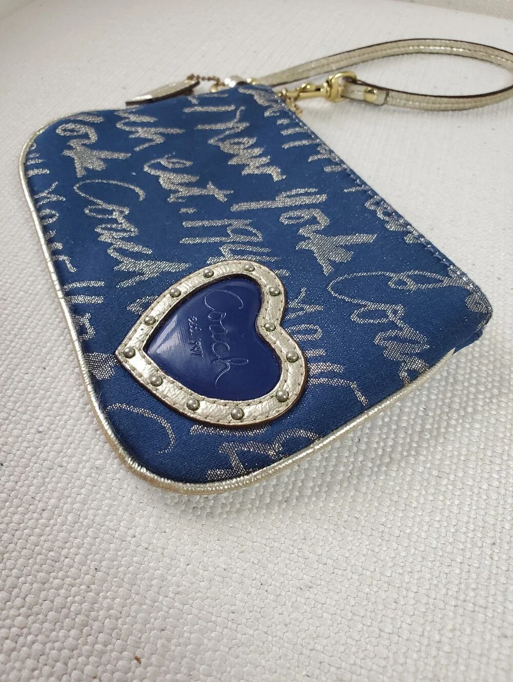 COACH Poppy New York 1941 Script Wristlet Navy Blue Heart Limited Edition